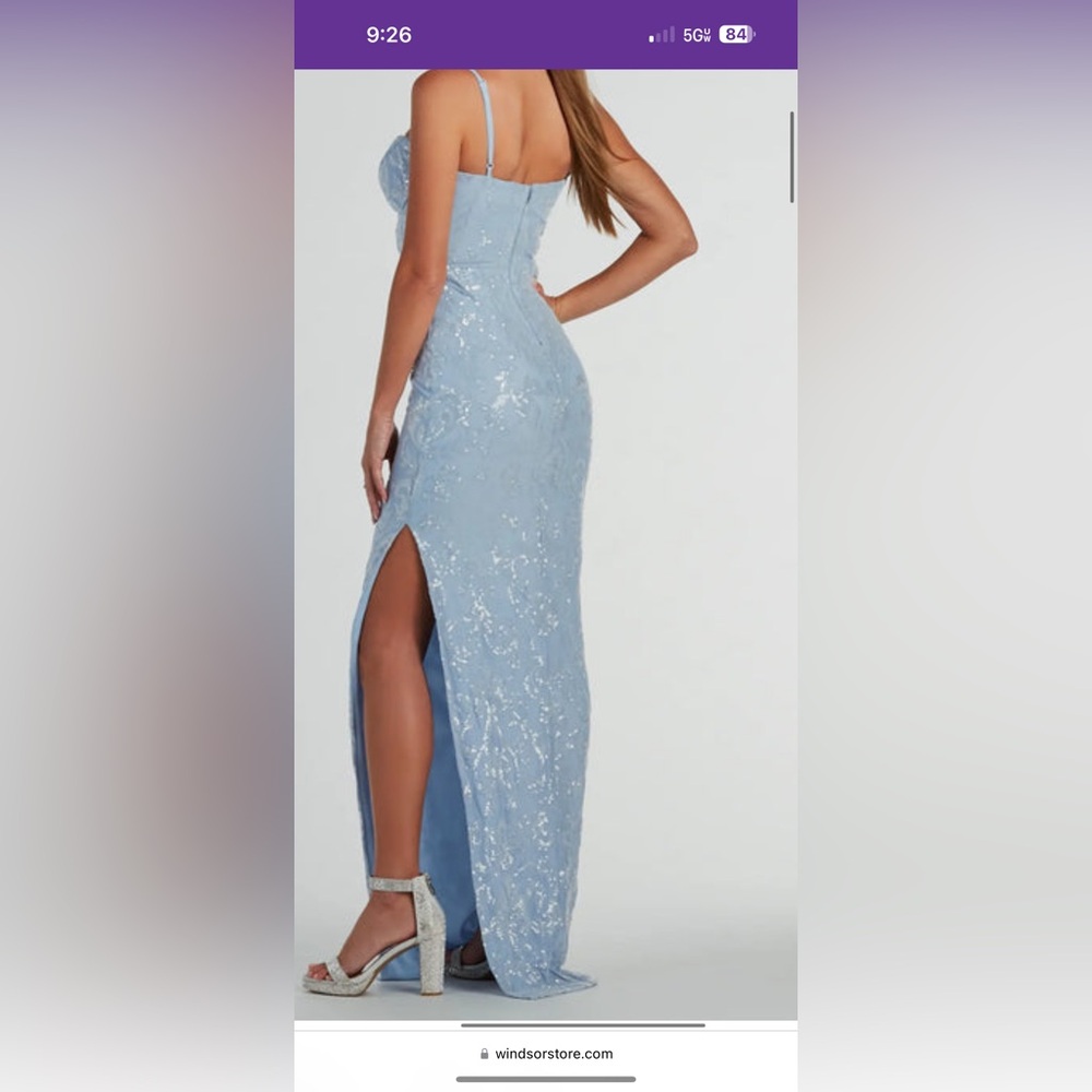 I am looking to sell my prom dress no alterations were made and only wore once!